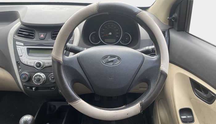 2017 Hyundai Eon MAGNA +, Petrol, Manual, 18,846 km, Steering Wheel Close Up