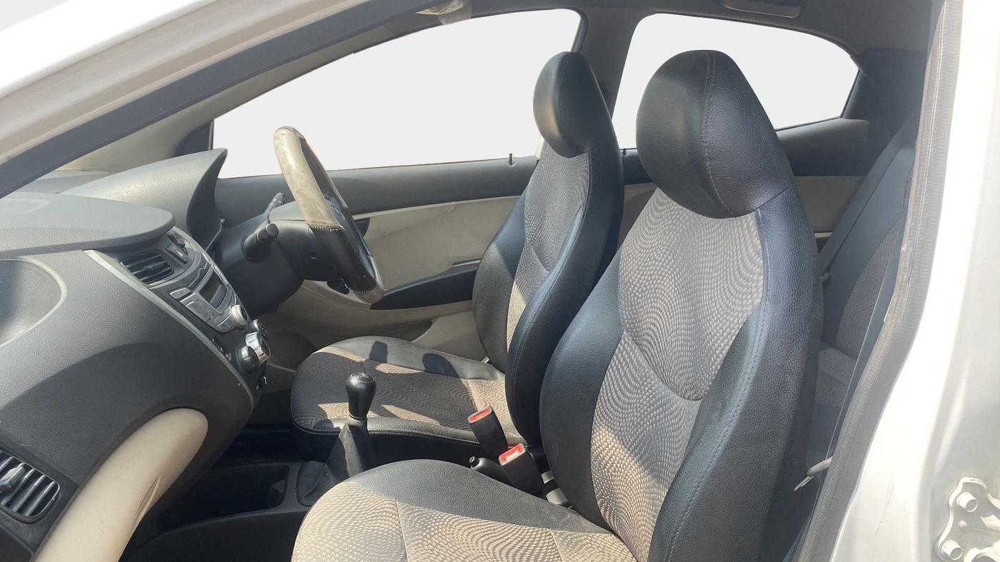 2017 Hyundai Eon MAGNA +, Petrol, Manual, 18,846 km, Right Side Front Door Cabin