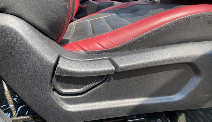 2021 Hyundai VENUE S 1.2, Petrol, Manual, 1,921 km, Driver Side Adjustment Panel