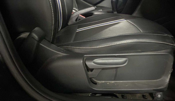 2019 Volkswagen Ameo COMFORTLINE 1.0L, Petrol, Manual, 25,201 km, Driver Side Adjustment Panel