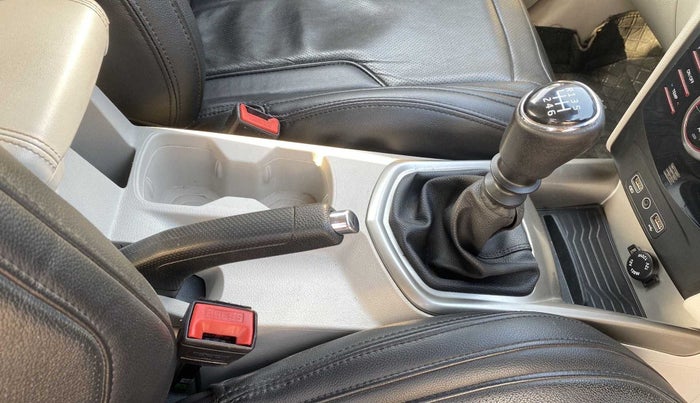 2020 Mahindra XUV300 W8 1.2 PETROL, Petrol, Manual, 72,589 km, Gear Lever