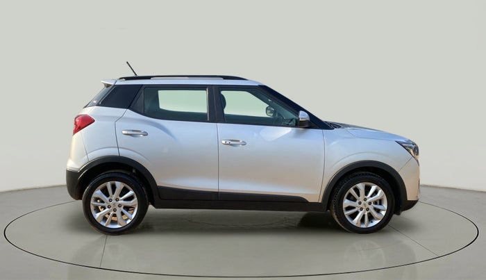 2020 Mahindra XUV300 W8 1.2 PETROL, Petrol, Manual, 72,589 km, Right Side View