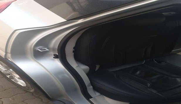 2020 Mahindra XUV300 W8 1.2 PETROL, Petrol, Manual, 72,589 km, Right C pillar - Slightly dented