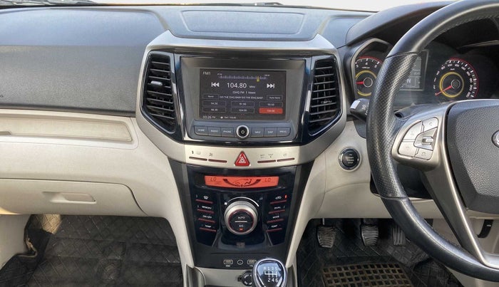 2020 Mahindra XUV300 W8 1.2 PETROL, Petrol, Manual, 72,589 km, Air Conditioner