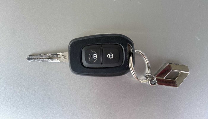 2020 Renault TRIBER RXT, Petrol, Manual, 24,956 km, Key Close Up