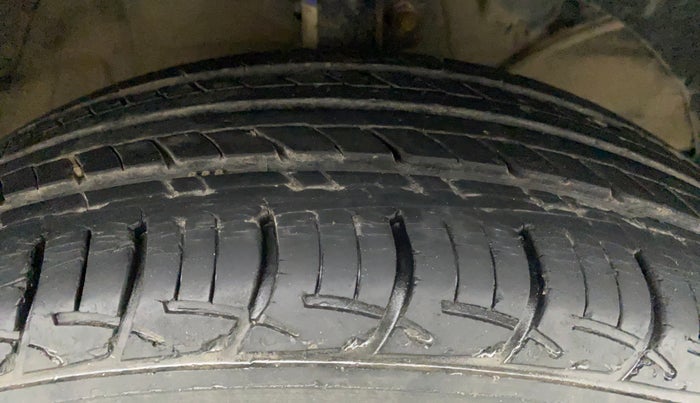 2017 Maruti Baleno DELTA PETROL 1.2, Petrol, Manual, 25,403 km, Right Front Tyre Tread