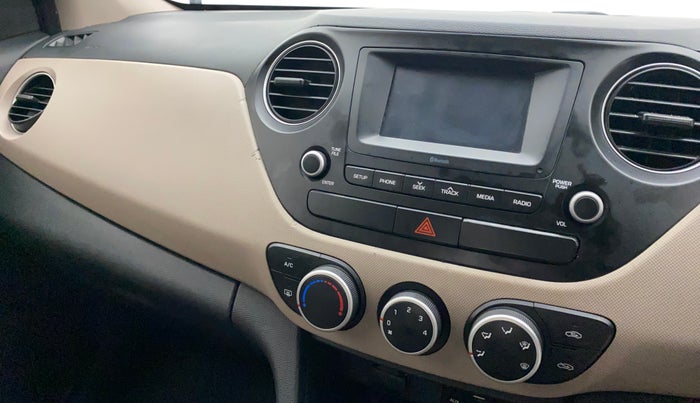 2017 Hyundai Grand i10 SPORTZ 1.2 KAPPA VTVT, Petrol, Manual, 49,325 km, Dashboard - Minor scratches