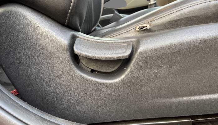 2018 Hyundai Verna 1.4 E PETROL, Petrol, Manual, 45,828 km, Driver Side Adjustment Panel