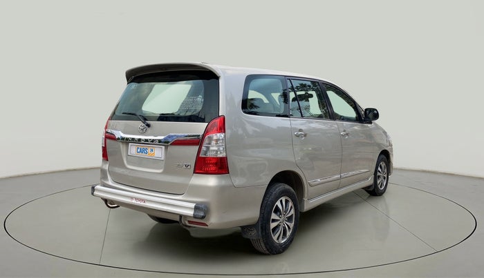 2015 Toyota Innova 2.5 VX 8 STR, Diesel, Manual, 55,842 km, Right Back Diagonal