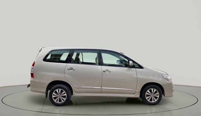 2015 Toyota Innova 2.5 VX 8 STR, Diesel, Manual, 55,842 km, Right Side View