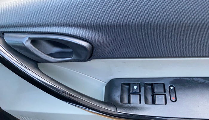2019 Tata Tiago XZA PETROL, Petrol, Automatic, 38,835 km, Driver Side Door Panels Control