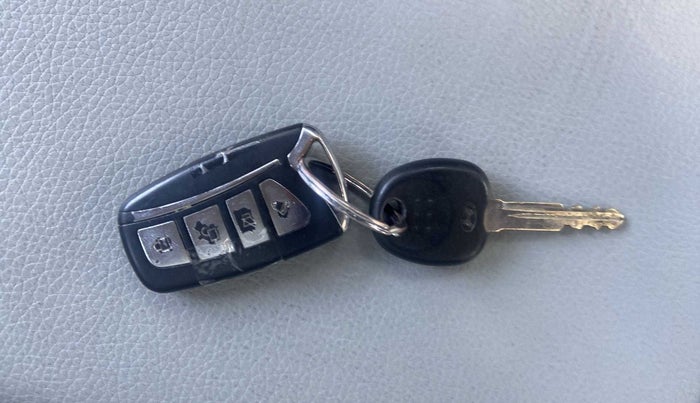 2020 Hyundai GRAND I10 NIOS ERA 1.2 KAPPA VTVT, Petrol, Manual, 19,202 km, Key Close Up