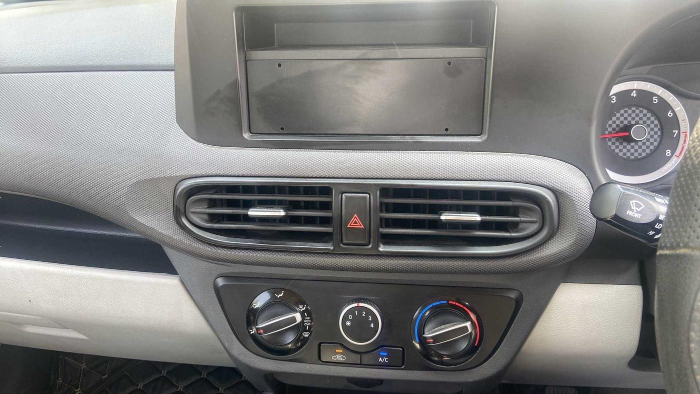 2020 Hyundai GRAND I10 NIOS ERA 1.2 KAPPA VTVT, Petrol, Manual, 19,202 km, Infotainment System