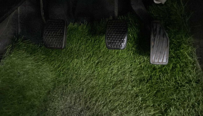 2018 Maruti Alto 800 LXI, Petrol, Manual, 58,541 km, Pedals