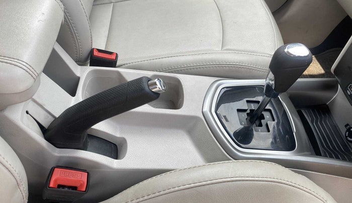 2021 Mahindra XUV300 W8 (O) 1.2 PETROL AMT, Petrol, Automatic, 23,880 km, Gear Lever