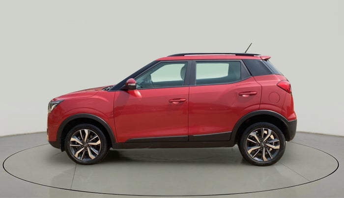 2021 Mahindra XUV300 W8 (O) 1.2 PETROL AMT, Petrol, Automatic, 23,880 km, Left Side