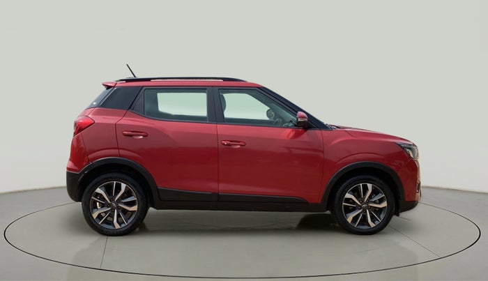 2021 Mahindra XUV300 W8 (O) 1.2 PETROL AMT, Petrol, Automatic, 23,880 km, Right Side View
