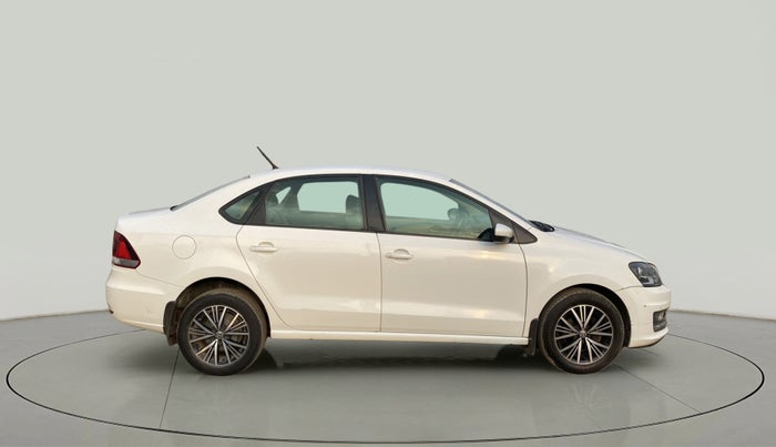 2018 Volkswagen Vento HIGHLINE 1.6 MPI, Petrol, Manual, 72,163 km, Right Side View