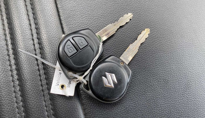 2015 Maruti Swift Dzire VXI, Petrol, Manual, 13,101 km, Key Close Up