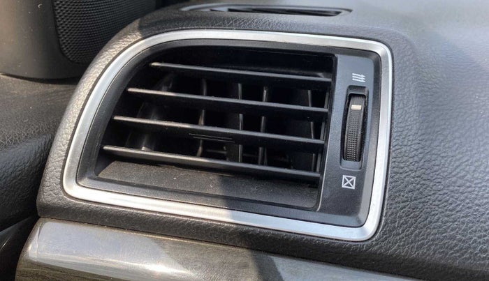 2017 Maruti Ciaz VXI+AT, Petrol, Automatic, 21,097 km, AC Unit - Front vent has minor damage