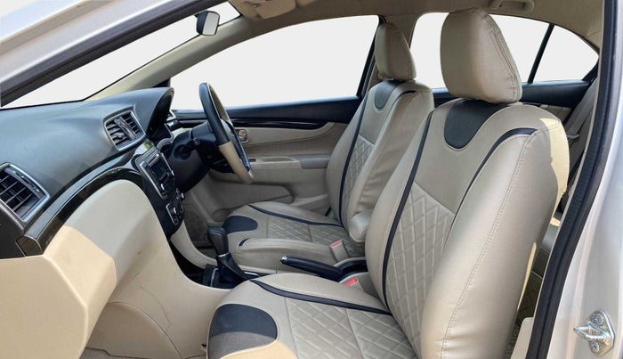 2017 Maruti Ciaz VXI+AT, Petrol, Automatic, 21,097 km, Right Side Front Door Cabin