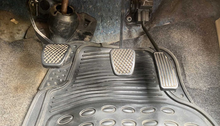 2015 Honda Brio S MT, Petrol, Manual, 38,224 km, Pedals