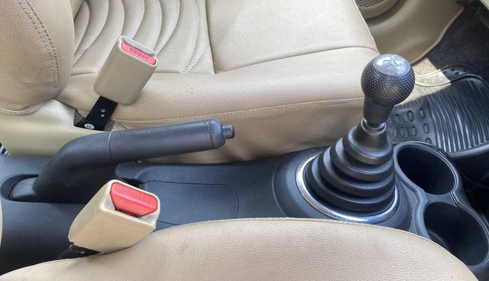 2015 Honda Brio S MT, Petrol, Manual, 38,224 km, Gear Lever