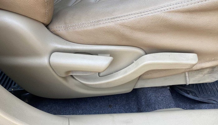 2015 Honda Brio S MT, Petrol, Manual, 38,224 km, Driver Side Adjustment Panel