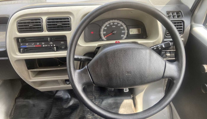 2018 Maruti Eeco 5 STR WITH A/C+HTR, Petrol, Manual, 21,098 km, Steering Wheel Close Up