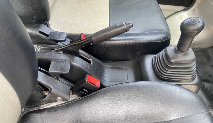 2018 Maruti Eeco 5 STR WITH A/C+HTR, Petrol, Manual, 21,098 km, Gear Lever