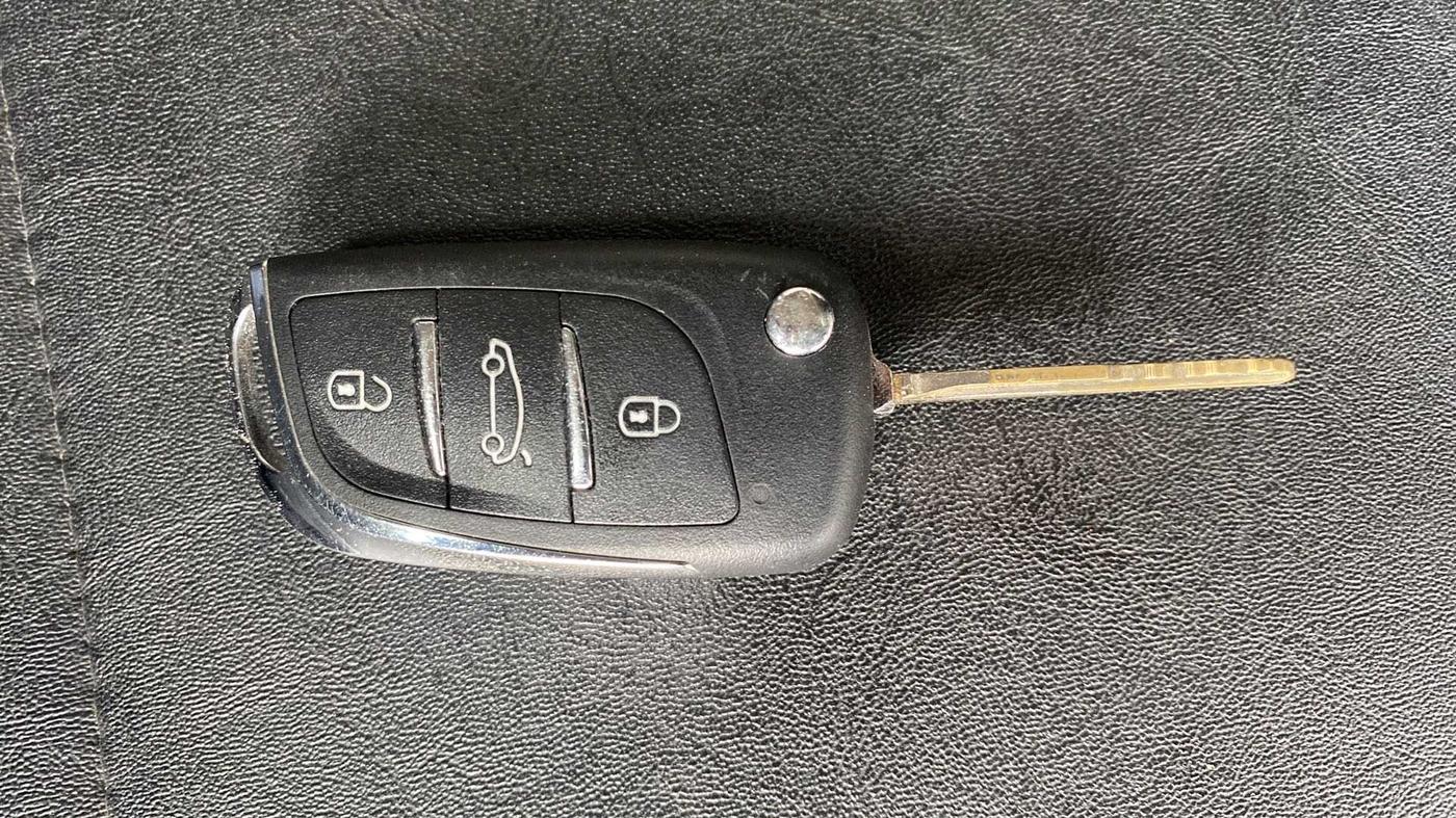 2020 Hyundai NEW SANTRO MAGNA, Petrol, Manual, 34,531 km, Key Close Up