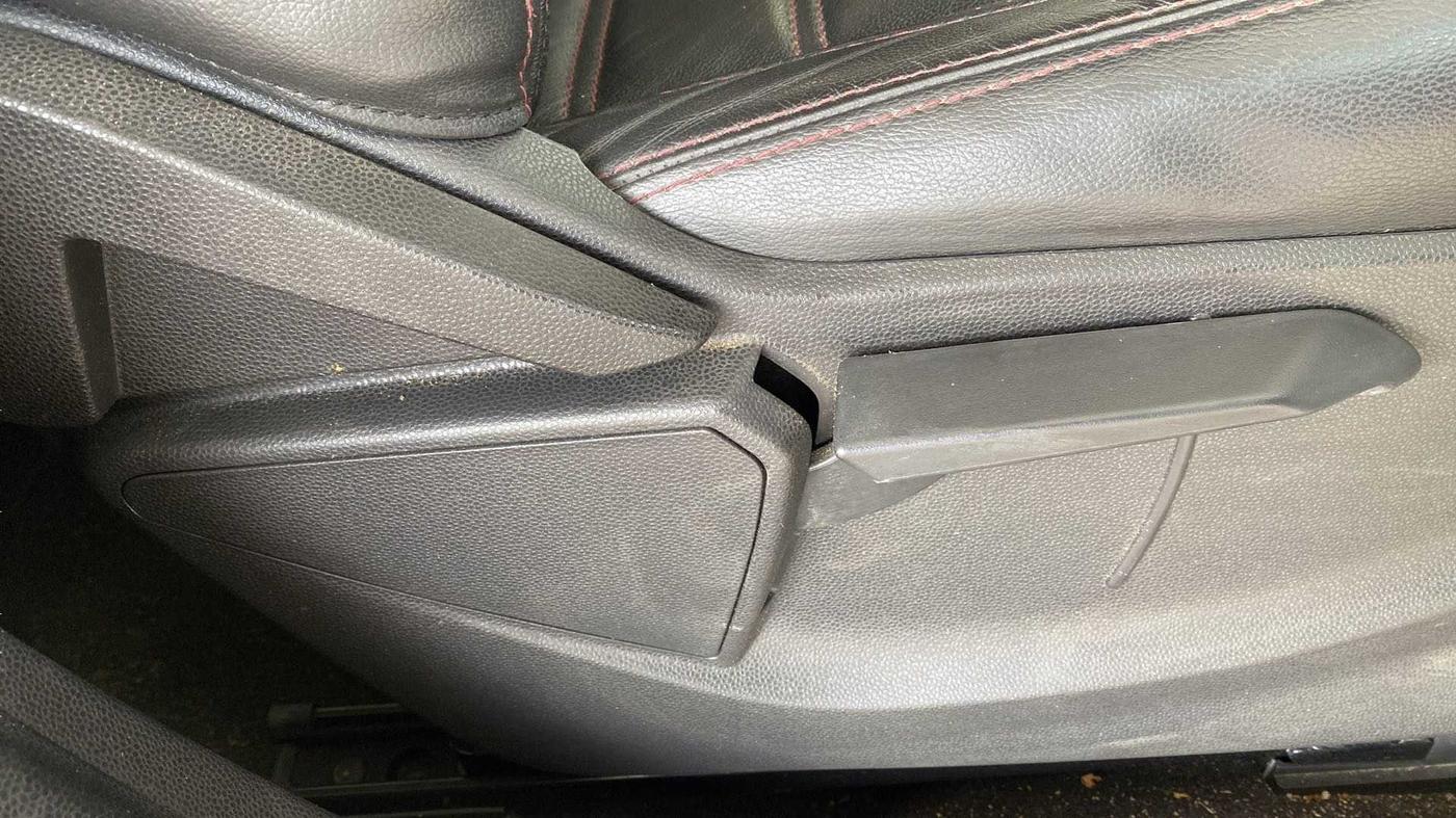 2016 Ford Ecosport TITANIUM+ 1.0L ECOBOOST, Petrol, Manual, 19,164 km, Driver Side Adjustment Panel