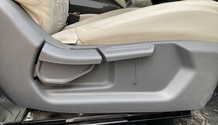2022 Hyundai AURA S 1.2 CNG, CNG, Manual, 6,800 km, Driver Side Adjustment Panel