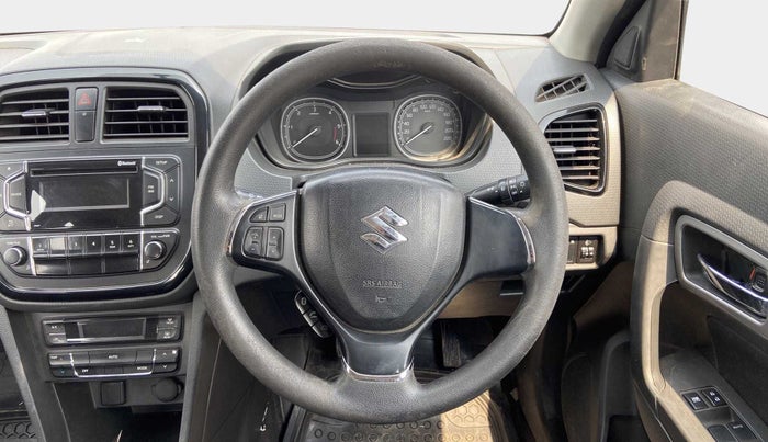 2016 Maruti Vitara Brezza ZDI, Diesel, Manual, 86,342 km, Steering Wheel Close Up