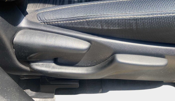 2022 Toyota Innova Crysta 2.7 VX 7 STR, Petrol, Manual, 18,145 km, Driver Side Adjustment Panel