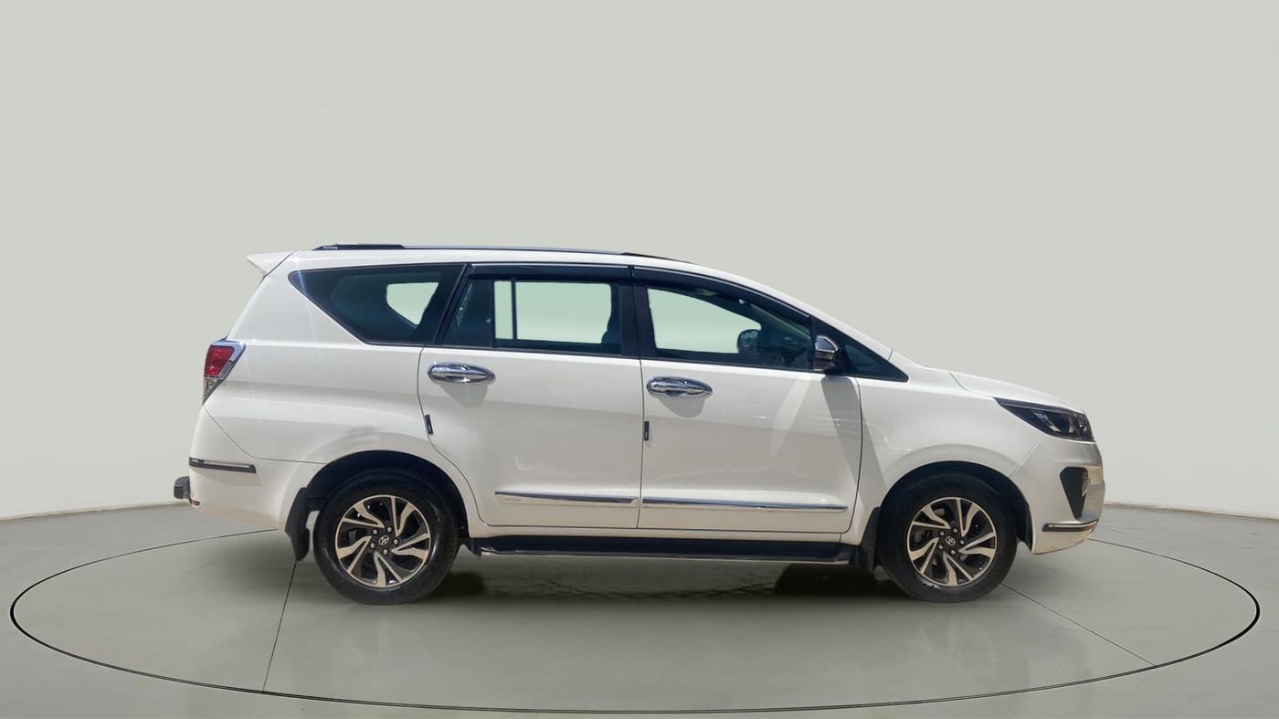 2022 Toyota Innova Crysta 2.7 VX 7 STR, Petrol, Manual, 18,145 km, Right Side View