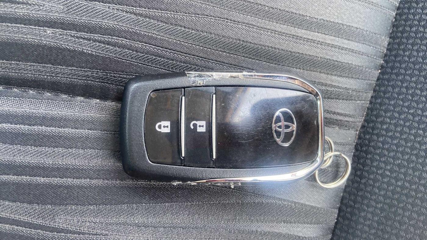 2022 Toyota Innova Crysta 2.7 VX 7 STR, Petrol, Manual, 18,145 km, Key Close Up