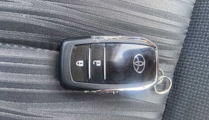 2022 Toyota Innova Crysta 2.7 VX 7 STR, Petrol, Manual, 18,145 km, Key Close Up