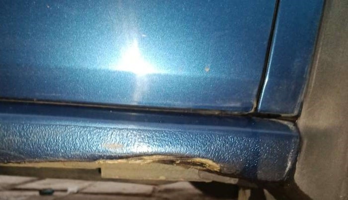 2016 Volkswagen Ameo HIGHLINE1.2L, Petrol, Manual, 68,686 km, Right running board - Slightly dented