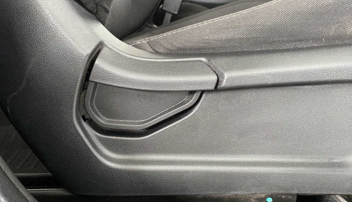2020 Hyundai VENUE S 1.2, Petrol, Manual, 47,494 km, Driver Side Adjustment Panel