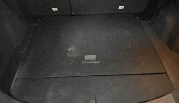 2020 Tata Harrier XZA PLUS 2.0L DUAL TONE, Diesel, Automatic, 45,595 km, Boot Inside