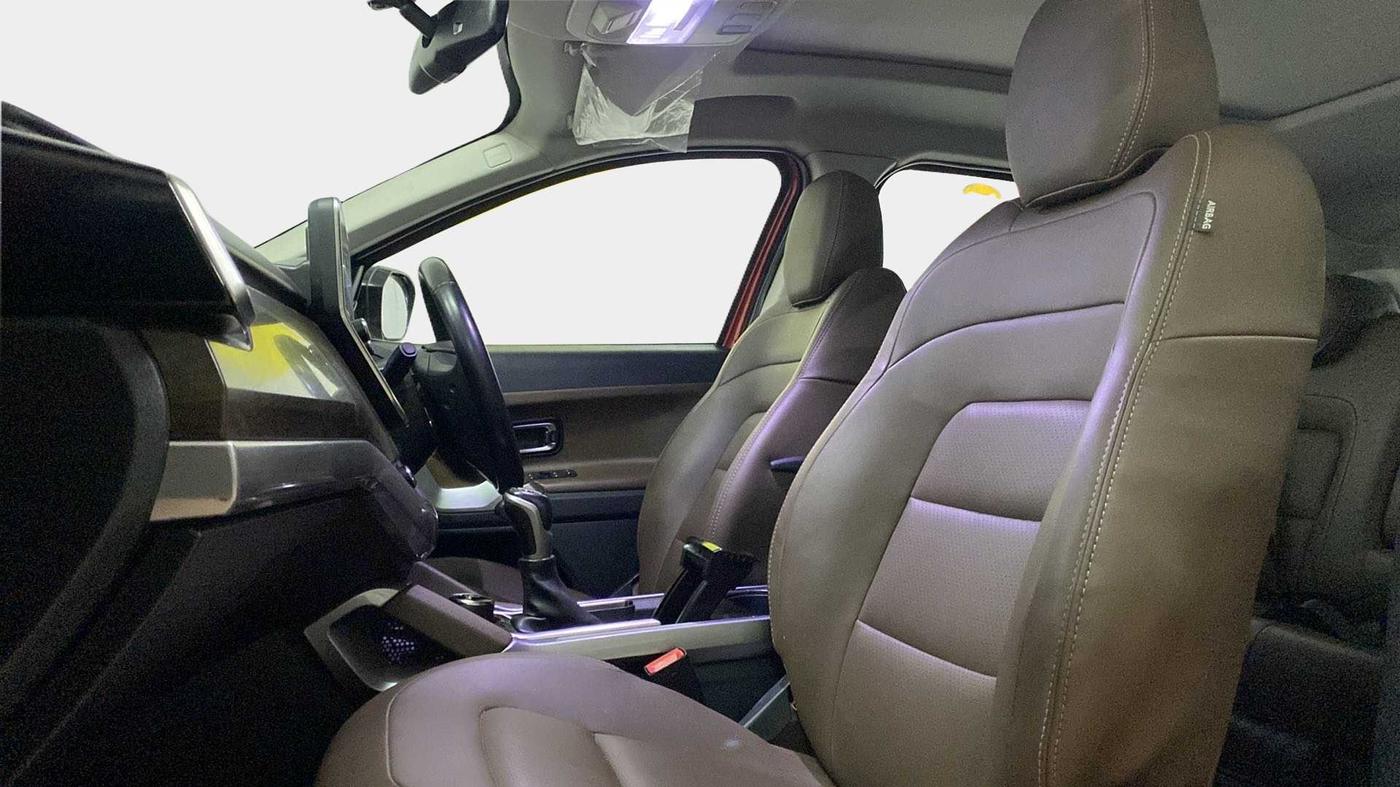 2020 Tata Harrier XZA PLUS 2.0L DUAL TONE, Diesel, Automatic, 45,595 km, Right Side Front Door Cabin