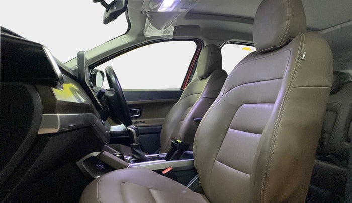 2020 Tata Harrier XZA PLUS 2.0L DUAL TONE, Diesel, Automatic, 45,595 km, Right Side Front Door Cabin