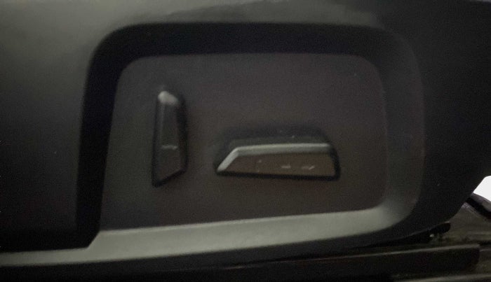 2020 Tata Harrier XZA PLUS 2.0L DUAL TONE, Diesel, Automatic, 45,595 km, Driver Side Adjustment Panel