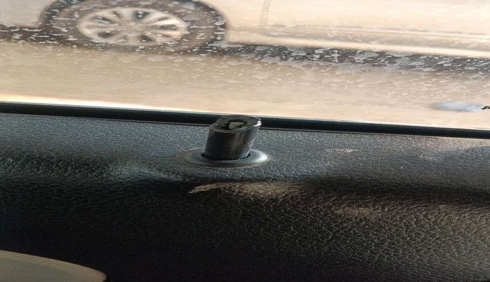 2020 Maruti Alto VXI, Petrol, Manual, 24,726 km, Lock system - Door lock knob has minor damage