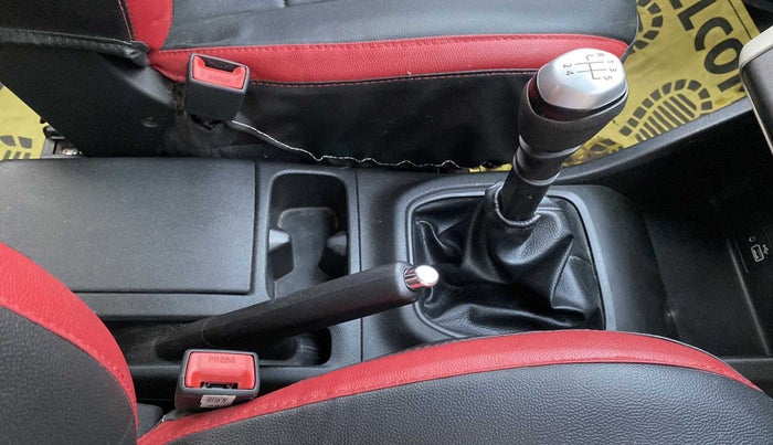 2020 Renault TRIBER RXZ, Petrol, Manual, 17,173 km, Gear Lever