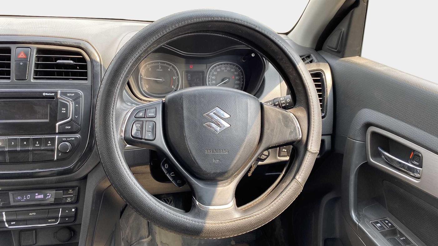 2016 Maruti Vitara Brezza ZDI, Diesel, Manual, 69,079 km, Steering Wheel Close Up