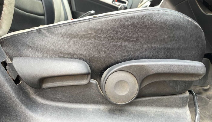 2016 Maruti Vitara Brezza ZDI, Diesel, Manual, 69,079 km, Driver Side Adjustment Panel