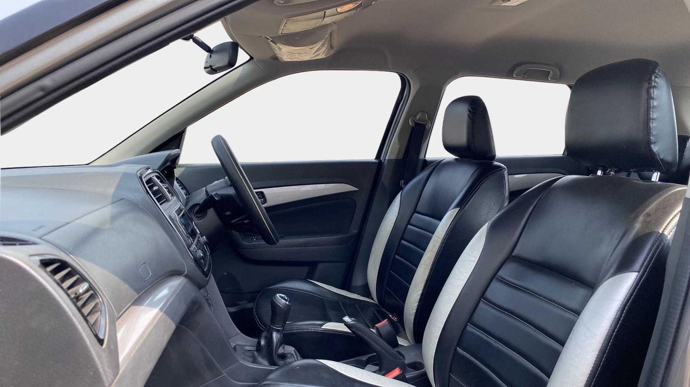 2016 Maruti Vitara Brezza ZDI, Diesel, Manual, 69,079 km, Right Side Front Door Cabin