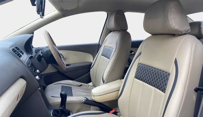 2011 Volkswagen Vento HIGHLINE DIESEL 1.6, Diesel, Manual, 82,787 km, Right Side Front Door Cabin
